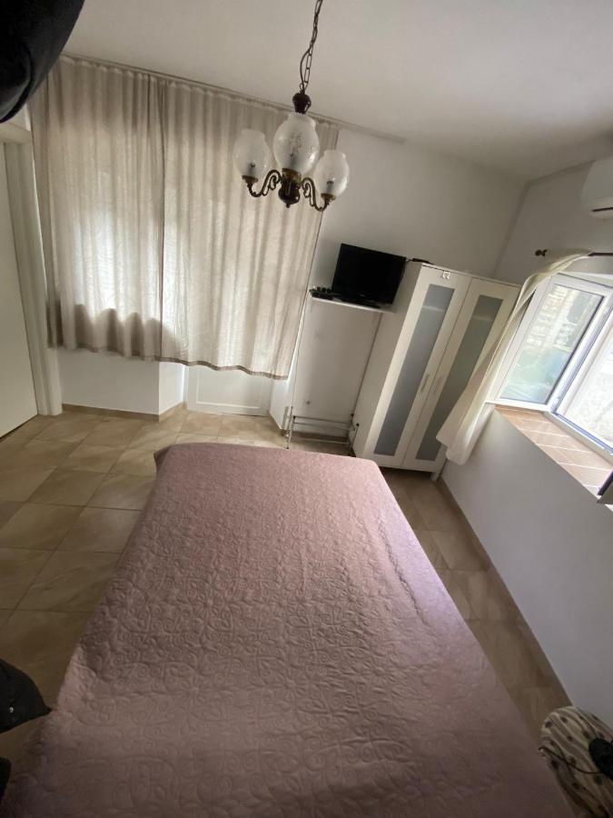 Apartment Mate